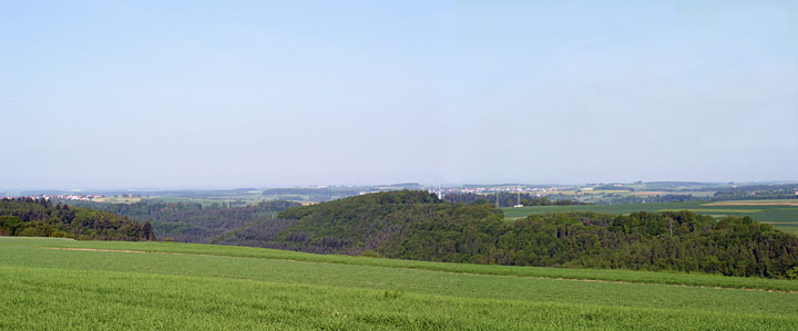 Hochfläche bei Donsieders – Blick ins Schwarzbachtal